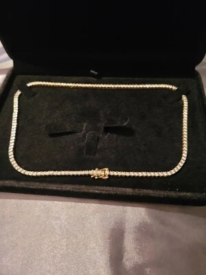 Collar de oro amarillo de 10k de 16" con 148 diamantes redondos engarzados en cuatro puntas... Foto 1 de 4