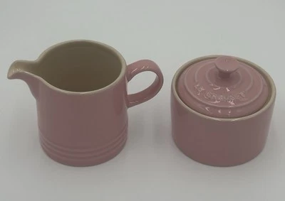 Juego de jarra de azúcar y crema de leche rosa satinado Le Creuset gres nuevo en caja Foto 1 de 4