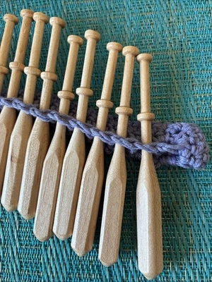 LOTE VINTAGE DE 15 BOBINAS DE ENCAJE DE MADERA Hechas a Mano Foto 1 de 3