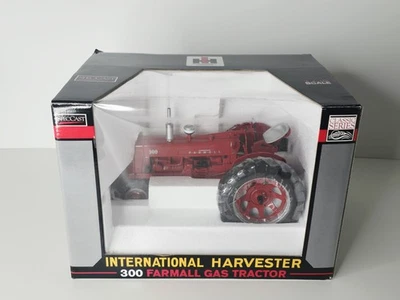 SpecCast - International Harvester Farmall 300 Gas Tractor - 1:16 Diecast - Image 1 of 4