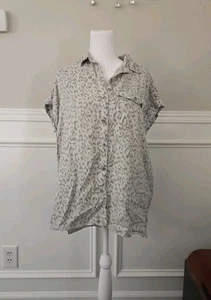 C&C california tops women Leopard Grey Print Blouse 100% Lyocell Size Small - Picture 1 of 7
