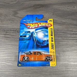 New - Hot Wheels - 2007 New Models - Chevy Silverado - Orange - Picture 1 of 6
