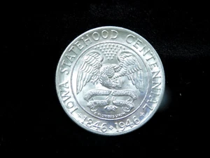 1946 50c Iowa Commemorative Silver Half Dollar - UNC - Picture 1 of 4