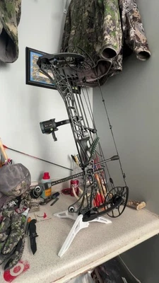 Mathews Lift x RH 29.5 -65 Loaded Compound Bow Package - Изображение 1 из 2