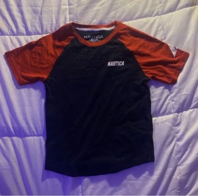 CAMISETA ❤️ NAUTICA DE NIÑA AZUL MARINO CON MANGAS ROJAS Foto 1 de 4