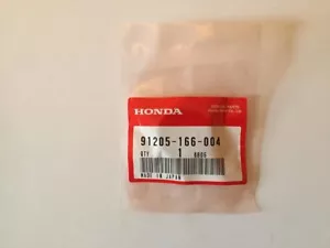 RS125R Honda Crankshaft Seal - 91205 166 004 - Picture 1 of 2