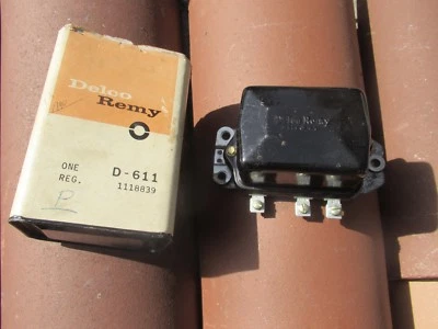 REGULADOR DE VOLTAJE COSECHADORA INTERNACIONAL NUEVO DELCO 1118839 1953-56 Foto 1 de 4