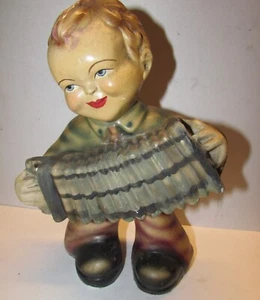 Statua in gesso anni 50 bambino giovane che suona la fisarmonica - Imagen 1 de 10
