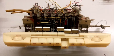 LOEWE OPTA ATLAS LUXSUS GRUPPO TASTIERA - Immagine 1 di 4