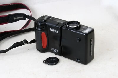 PARTS Nikon CoolPix 950 digital camera w/case & 64MB CF card - Image 1 of 4