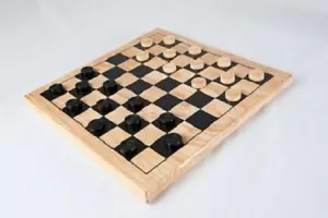 Traditionelles Zeichenspiel aus Holz (8 x 8 quadratisches Brett) Familienspiel Set Geschenk - Bild 1 von 1
