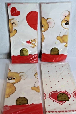 Lot 4 Vintage Hallmark Paper Tablecloths - 60" x 102" - Bear Valentine Motif - Image 1 of 3