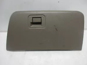 F-250 Super Duty Tan Glove Box Assembly Latch Handle Dash Trim Factory OEM 99-07 - Foto 1 di 2