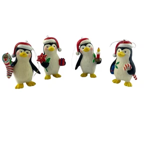 Juego de 4 adornos navideños de cerámica para decoración navideña de sombreros de pingüino en Santa - Imagen 1 de 10