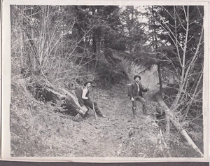 PHOTOGRAPH MEN'S HUNTING GUN/RIFLE FASHION COLUMBIA RIVER PORTLAND OREGON PHOTO - Imagen 1 de 1