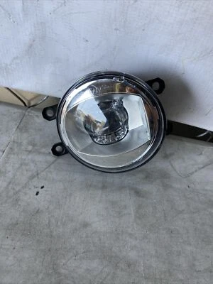 2020 - 2022 TOYOTA TUNDRA FRONT RIGHT BUMPER MOUNTED LED FOG LIGHT OEM - Изображение 1 из 4