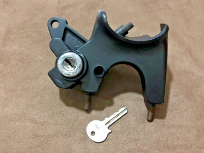 MERCEDES PONTON IGNITION LOCK  WITH KEY AND FUSE BOX - Image 1 of 4