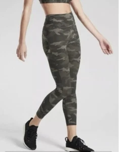 Athleta Leggings Women’s Green Size XS Lightning Camo 7/8 Tight Pockets - Picture 1 of 11