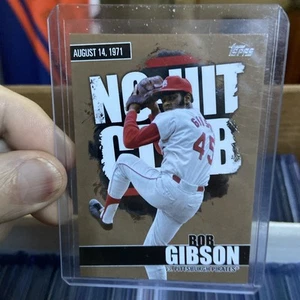2022 Topps Series 2 - No-Hit Club Bob Gibson #NHC-20 Gold Ssp 02/75 Cardinals - Picture 1 of 3