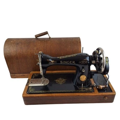 Vintage Singer Sewing Machine 15K 1940 EC870569 Manual Hand Crank With Lid - Image 1 of 4