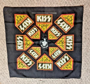 Vintage 1996 Kiss Band Army Depot ohne Ersatz BANDANA Scraf Stirnband 20"X20,5" - Bild 1 von 3
