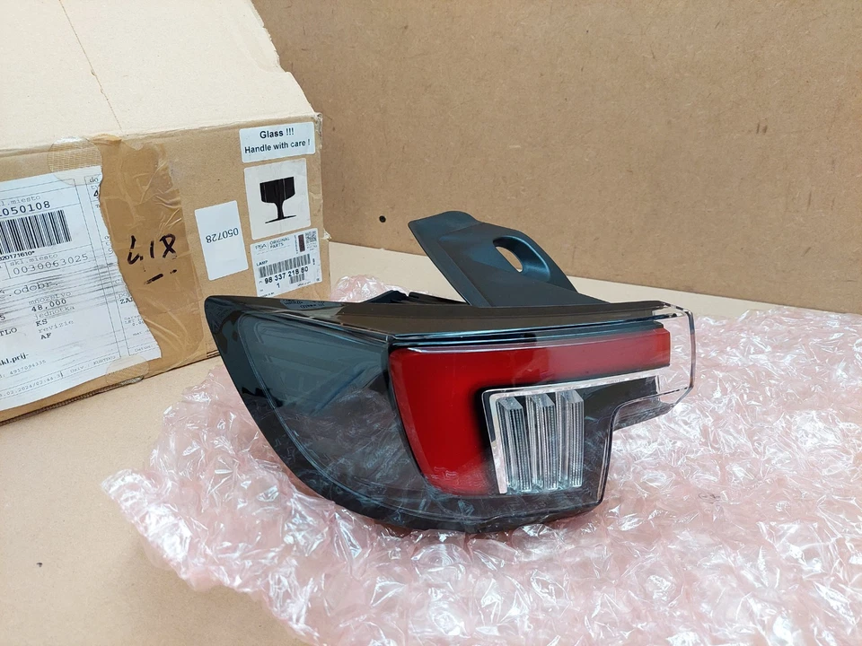 Vauxhall Mokka B Rear Left Side Tail Light Lamp 9833721880 2020-on Genuine NEW - Image 1 of 4