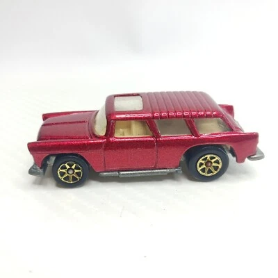 Chevy Nomad Station Wagon 1969 en la parte inferior 25 aniversario rojo años 50 Hot Wheels Foto 1 de 4