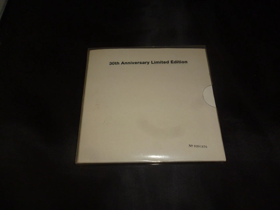 THE BEATLES 30th Anniversary Limited Edition CD #0201376 made in UK - Photo 1/2