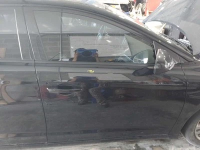 Used Front Right Door Assembly Front fits: 2018 Hyundai Elantra electric Sedan U - Image 1 of 4