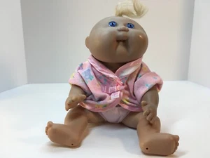 Muñeca Cabbage Patch Vintage 1995 firmada por Mattel - Imagen 1 de 5