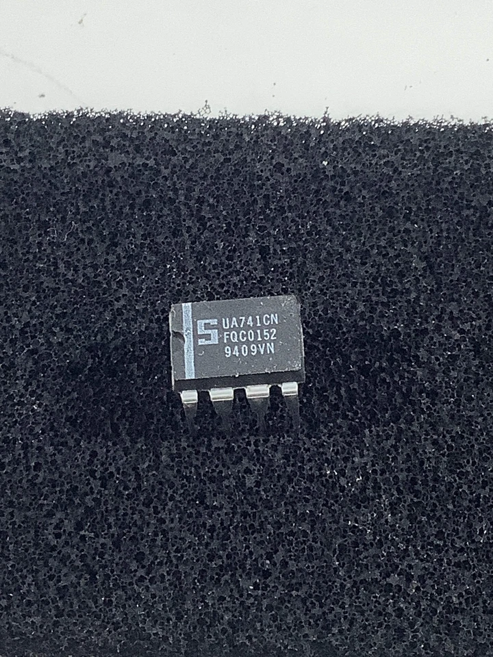 UA741CN - SIGNETICS - Operational Amplifier - Image 1 of 1
