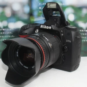 Nikon D70S DSLR Camera Kit with Lens, Bag, CF Card, Beginner Friendly - Picture 1 of 4