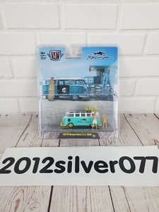 M2 Machines Diorama - 1959 VW Microbus Deluxe USA Model Maui & Son CHASE - Picture 1 of 3