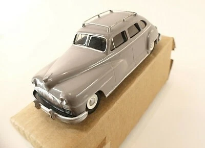 AGM FRANCE DE SOTO SUBURBAN 1948 1/43 Kit Resina Montato 1/43 - Immagine 1 di 4