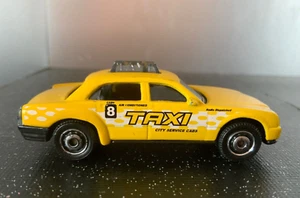 Matchbox  2002 Yellow Taxi Cab 8 City Service Diecast Car MB577  *BOGO- PLZ READ - Picture 1 of 6