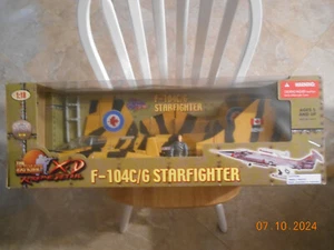 AEREO DA CACCIA STARFIGHTER 21ST CENTURY TOYS 1:18 F-104C/G. NON APERTO. - Foto 1 di 7