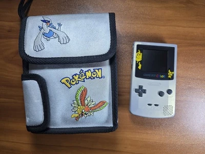 Consola Nintendo Game Boy Color Pokemon Dorado/Plata Edición Limitada CGB-001 Foto 1 de 4