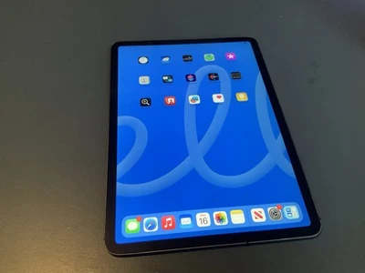 Apple iPad 11”Pro 1st Generation  64 GB WiFi   Space Grey - Image 1 of 4