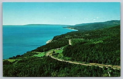 Nueva Escocia Cabo Bretón Island escena costera en Cabot Trail vista postal de colección Foto 1 de 3