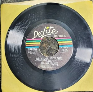 Kool & the Gang-North,East,South,West/Jungle Boogie {45rpm 1973 RIP Rec.} - Picture 1 of 3