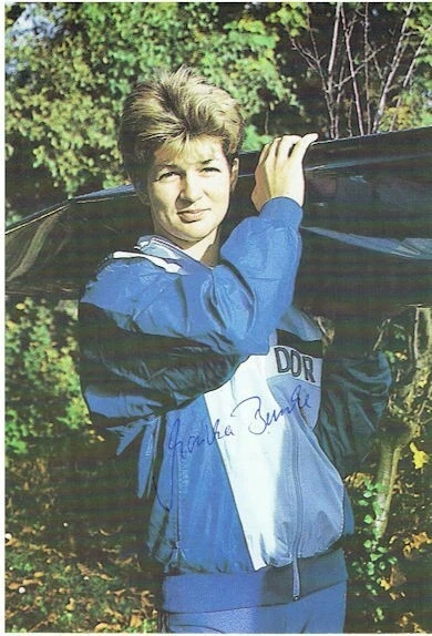 Monika Bunke (Kanu, Weltmeisterin 1989 und 1991), sign. alte AK - Bild 1 von 1