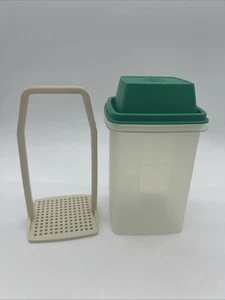 De colección Tupperware Pick A Deli con Inserto Remolacha Contenedor Guardián Verde Crema - Imagen 1 de 13