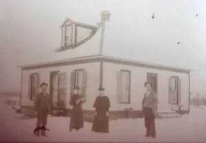 Nebraska Pioneer Homestead 1900 Photo 2 Well Dressed Couples In Front Of A House - Picture 1 of 10