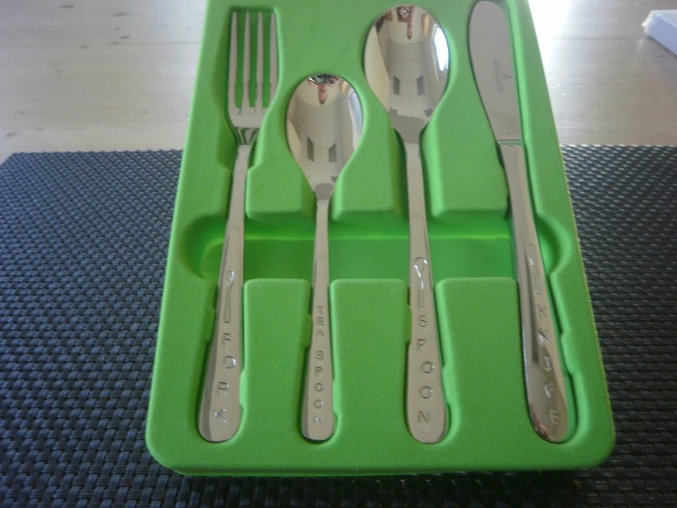 Kinderbesteck Kids Picard  Besteck 4 tlg . Chromnickelstahl Art. Nr. 6171 Neu  - Bild 1 von 4