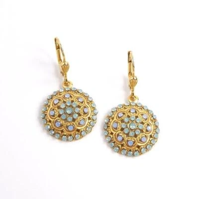 Pendientes florales ornamentados redondos de oro La Vie Parisienne con cristales de ópalo del Pacífico Foto 1 de 4