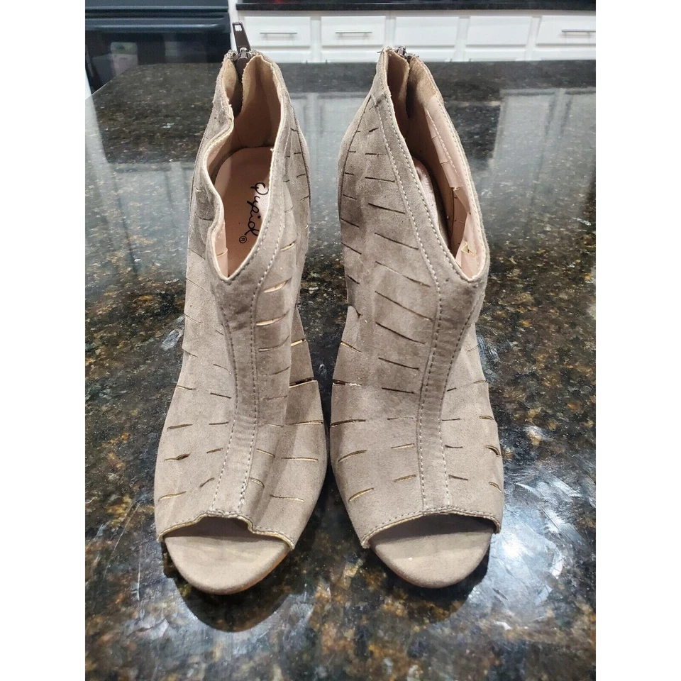 Botas al tobillo Qupid para mujer de cuero tostado liso con cremallera enjauladas talla 8 Foto 1 de 4