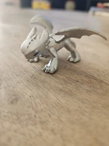 How To Train Your Dragon Silver Night Fury Mini Figure blind Bag - Picture 1 of 6
