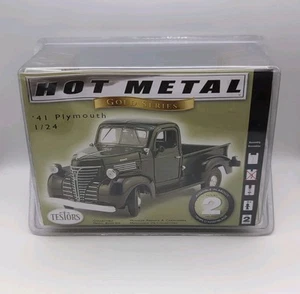 Testors Hot Metal Gold Series 1941 Plymouth 1:24 Diecast Build Kit - Picture 1 of 5