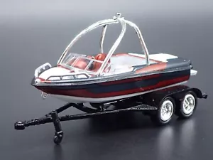 SKI & WAKEBOARD GESCHWINDIGKEITSBOOT AUF ANHÄNGER SELTEN 1/64 MASSSTAB DIORAMA PROP MODELL - Bild 1 von 9