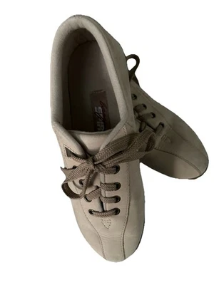 Easy Spirit 女式运动鞋麂皮绒鞋 7.5 D/B 棕褐色鞋带 CA 0609 — 第 1/4 张图片